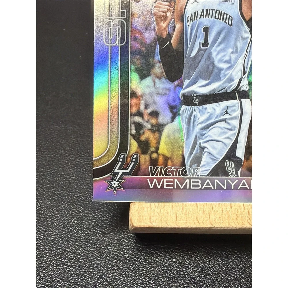 2025-26 Topps Chrome Update Series- Victor Wembanyama #22 Refractor U
